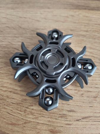 King Seal Black Titanium