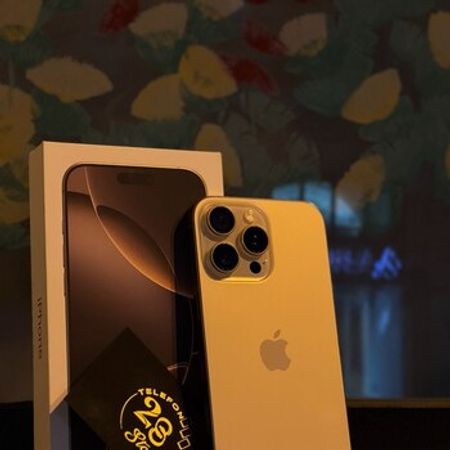 Apple iPhone 16 Pro Max Desert Titanium 256GB/8GB