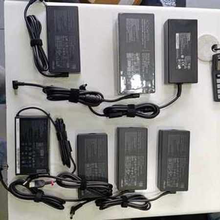 Noutbuk adapterləri