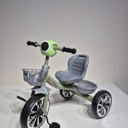 Uşaq velosipedi üç təkərli