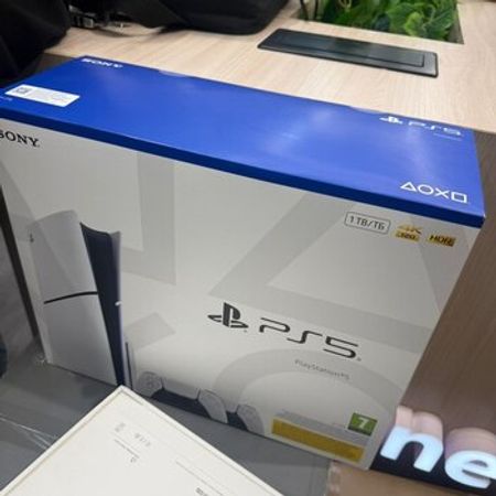 PlayStation 5 Slim 1TB