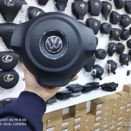 "Volkswagen Golf" airbag