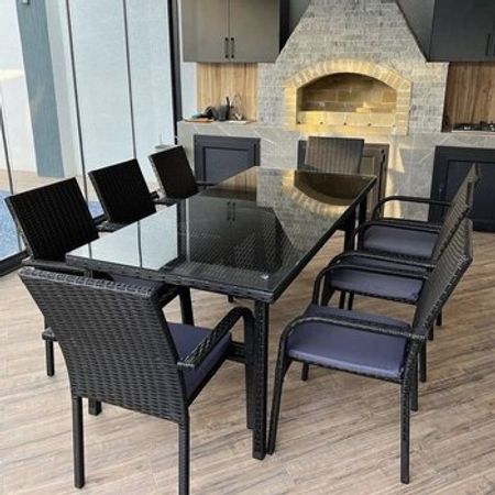 Bağ üçün masa və oturacaqlar