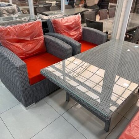 Bağ üçün divan və kreslolar