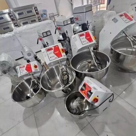 Şirniyyat, çörək, pizza sobası