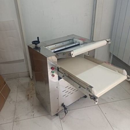 Xəmir pres aparatı