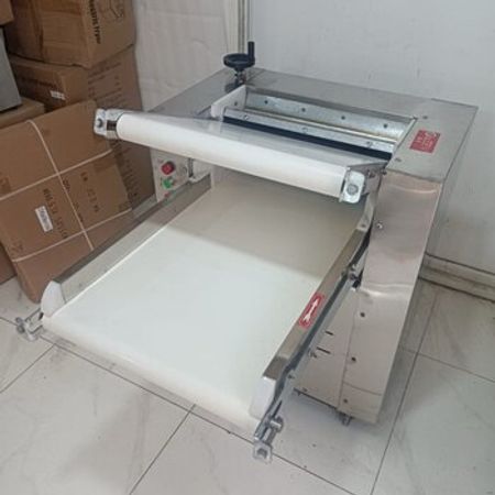 Xəmir pres aparatı