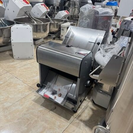 Çörək dilimləyən