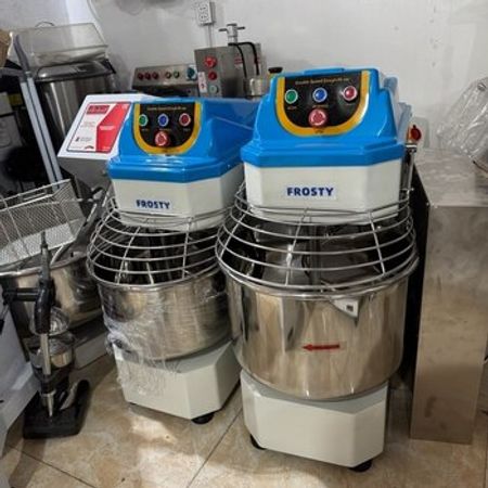 Xəmir yoğuran aparat