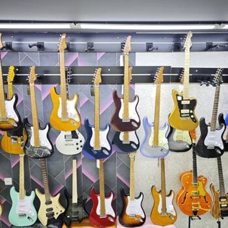 Elektro gitara – Musiqi alətləri – ucuztap.az