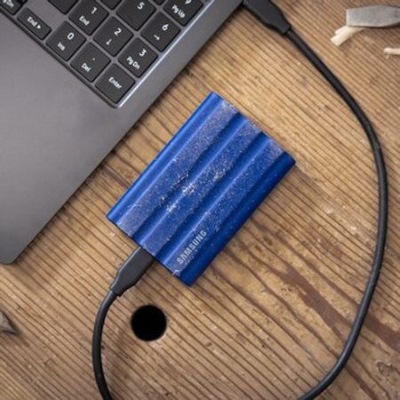 SSD "SAMSUNG 1TB T7 Shield Portable USB 3.2 (Beige)"