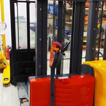 Batareyalı yükləyici "Lonking FB15"