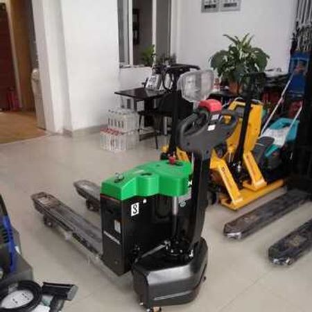 Elektrikli transpalet "Hangcha CBD15"