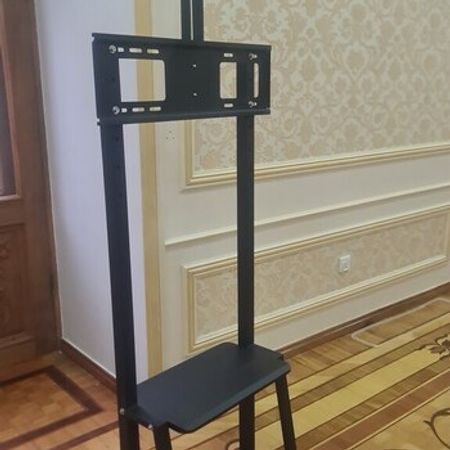 Televizor üçün ayaqlı kronşteyn