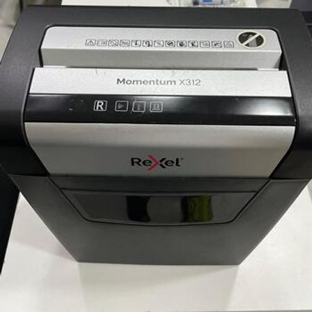 Kağız doğrayan "Rexel Momentum X312"