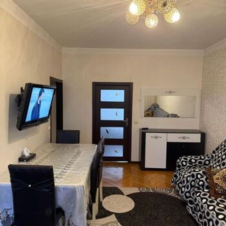 2-otaqlı mənzil kirayə verilir, Azadlıq m., 60 m²