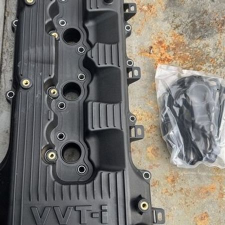 Toyota Prado mühərrikin üst qapağı – Ehtiyat hissələri – ucuztap.az