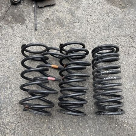 Toyota Prado 2003-2023 arxa yayları – Ehtiyat hissələri – ucuztap.az