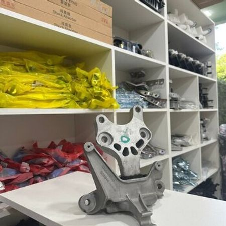 Changan UNİ-V sol mühərrik yatağı – Ehtiyat hissələri – ucuztap.az