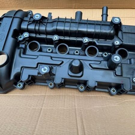 BYD mühərrikin üst qapağı