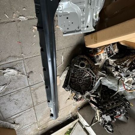 "Byd qin plus" yan ayaqaltısı