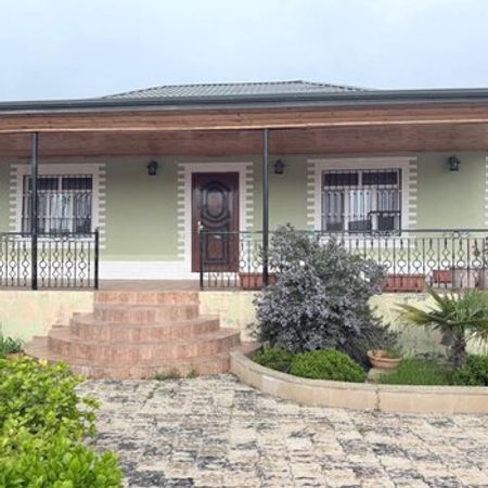 Bağ evi, Novxanı qəs.