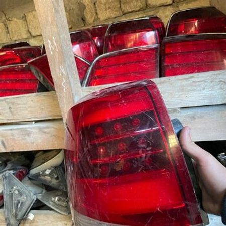 Toyota Land Cruiser 200 stop işığı – Ehtiyat hissələri – ucuztap.az