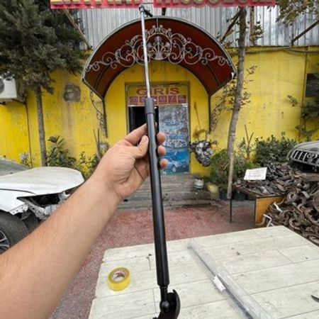 “Lexus rx350” kapot amorzatoru