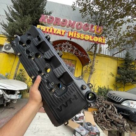 "Toyota Prado 2.7" mühərrikin üst qapağı