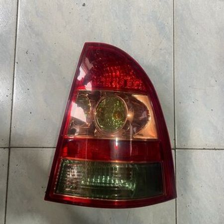 Toyota Corolla 1.4 dizel universal stop işığı