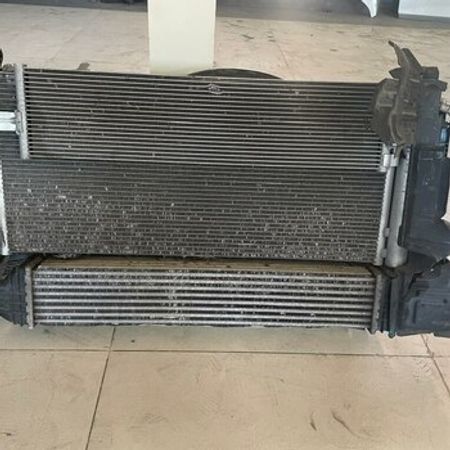 "Chevrolet Cruze" radiatoru