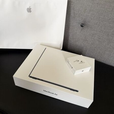 MacBook Air 13.6'inch M4 16/256GB Midnight