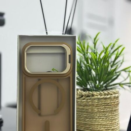 Apple İPhone 17 Pro, Apple Pro Max üçün çexol Gold