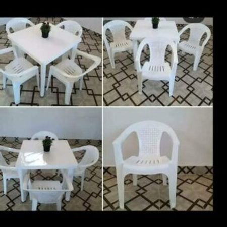 Plastik masa və oturacaqları