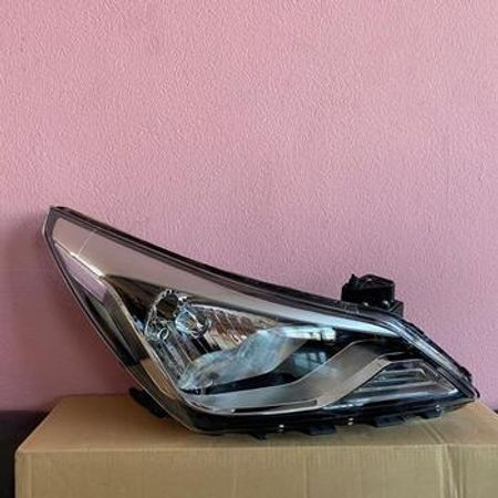 Hyundai Elantra 2011-2014 faraları – Ehtiyat hissələri – ucuztap.az