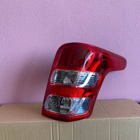Mitsubishi L200 2015 arxa stop farası – Ehtiyat hissələri – ucuztap.az