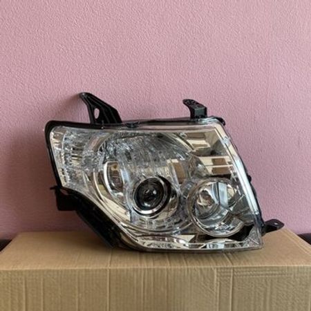 Mitsubishi Pajero 2008 ön farası – Ehtiyat hissələri – ucuztap.az