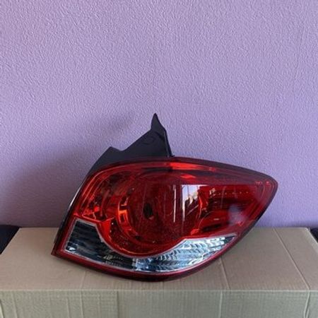 "Chevrolet Cruze 2009" arxa stopu