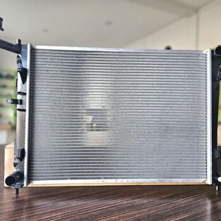 "Kia Ceed 2007" su radiatoru