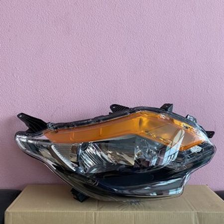 "Mitsubishi L200 2016" farası