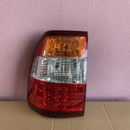 Toyota Land Cruiser 2006 arxa stop işığı – Ehtiyat hissələri – ucuztap.az