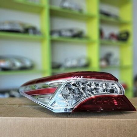 "Toyota Camry 2019" arxa stop işığı