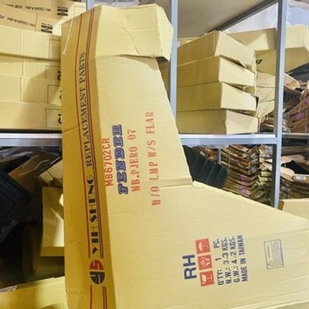 "Mitsubishi Pajero 2008" qanadı