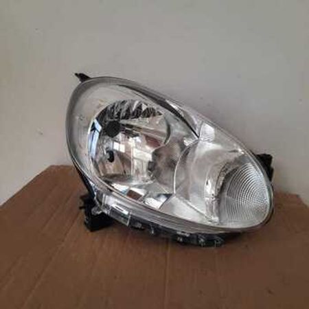 "Nissan Micra 2011" farası