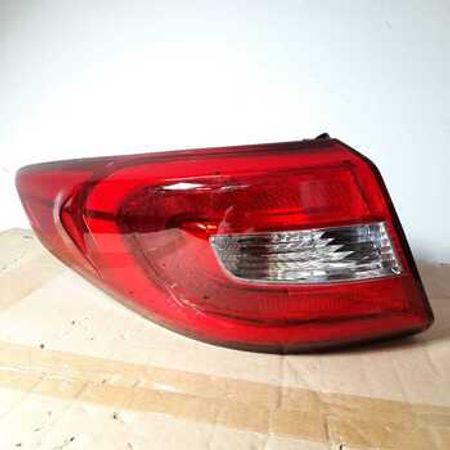 "Hyundai Sonata" arxa stop işığı (2003-2021)