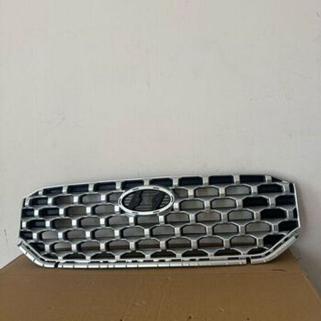 "Hyundai Santa Fe 2021" radiator barmaqlığı