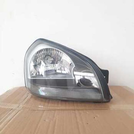 "Hyundai Tucson 2005" farası