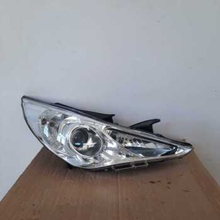 "Hyundai Sonata 2011" ön farası