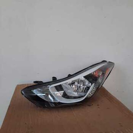 "Hyundai Elantra USA 2014" ön farası