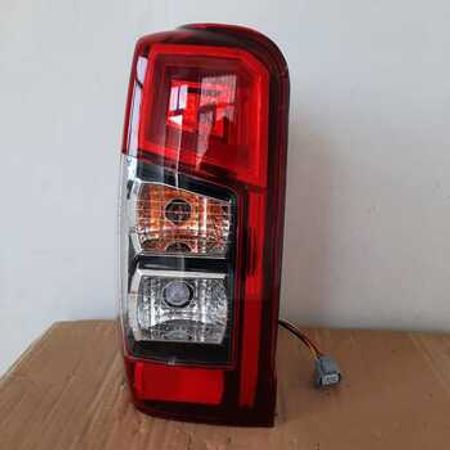 "Mitsubishi L200 2019" stop işığı